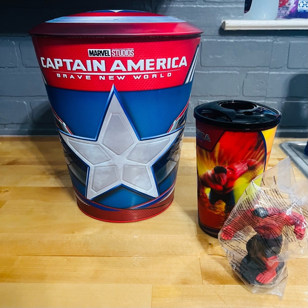 Marvel Captain America: Brave New World Popcorn Bucket and Collector Cup/ Figure